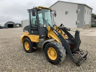 2011 John Deere 244J
