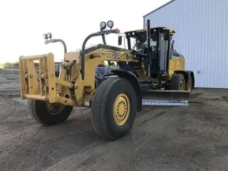2016 John Deere 772G