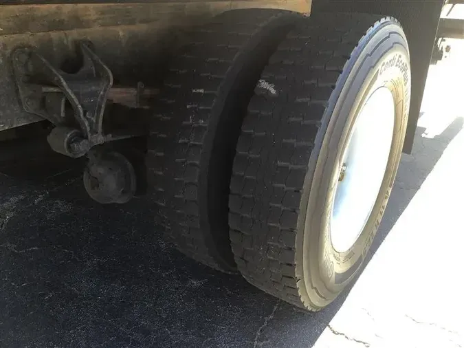 2019 INTERNATIONAL 4300