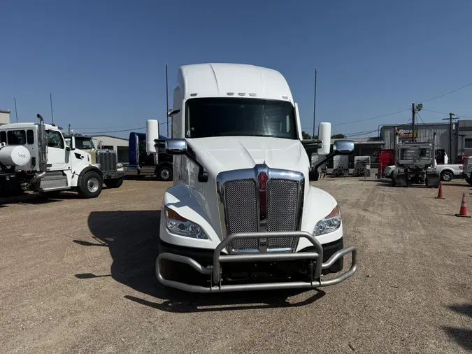 2023 Kenworth T680