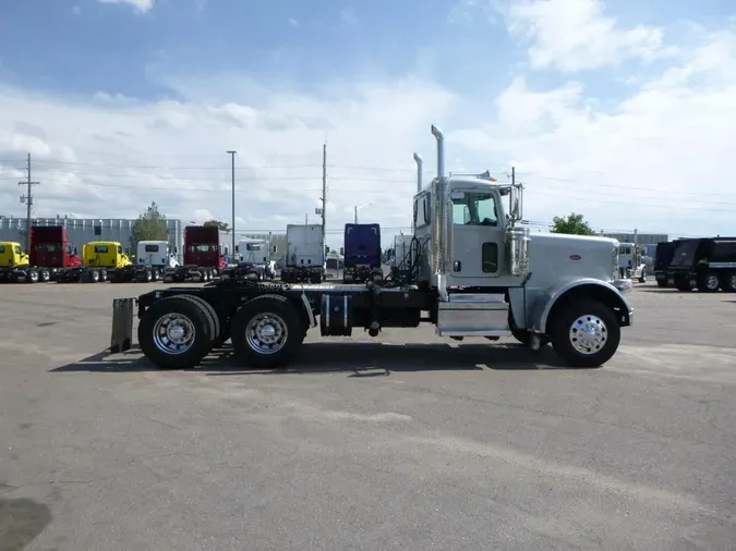 2020 Peterbilt 389
