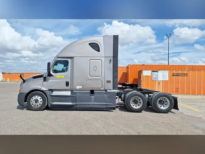 2023 Freightliner Cascadia 126