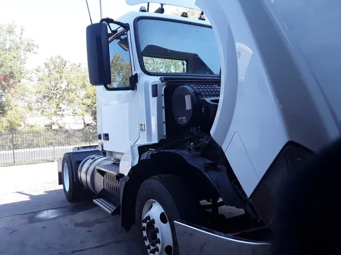 2016 VOLVO VNL42TRACTOR