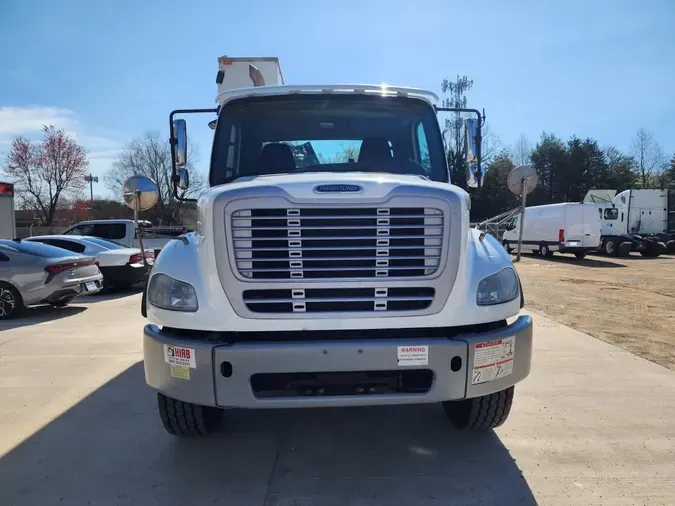 2017 FREIGHTLINER/MERCEDES M2 112