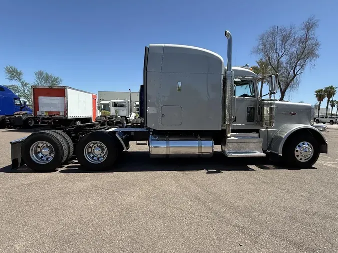 2020 Peterbilt 389