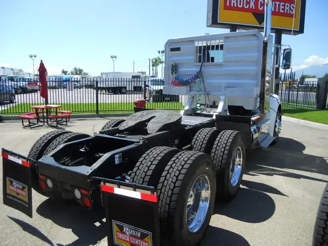 2014 Peterbilt 384