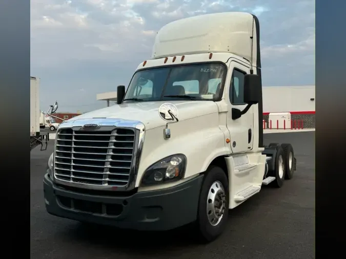 2019 FREIGHTLINER/MERCEDES CASCADIA 1250ef183d44e4fe1c3b86455e3091f1ef1