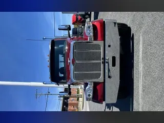 2025 Peterbilt 567