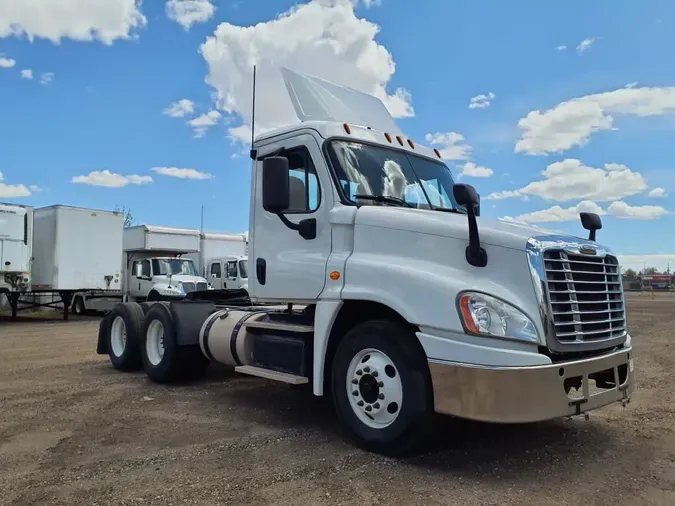 2018 FREIGHTLINER/MERCEDES CASCADIA 125