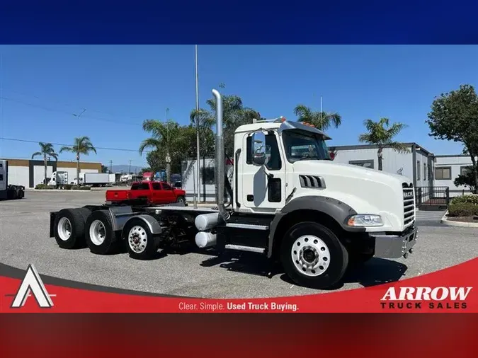 2020 MACK GR64BT