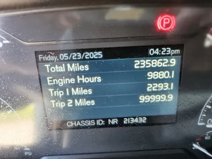 2019 VOLVO VNL64T300