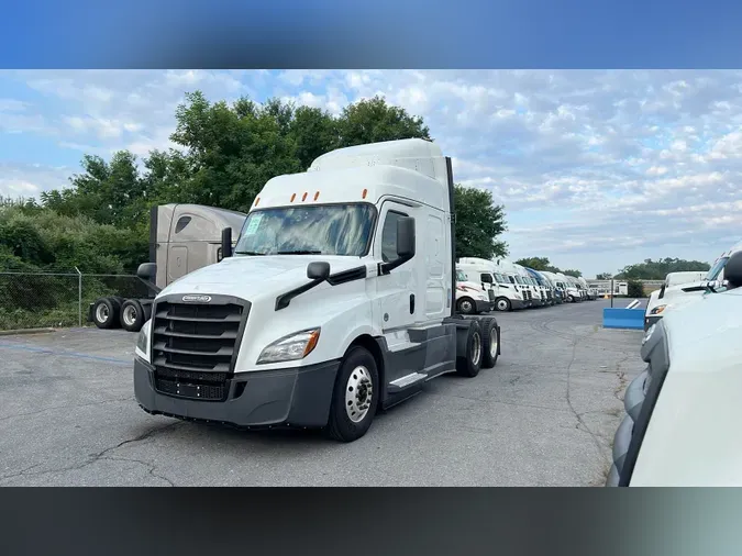 2020 Freightliner Cascadia 126