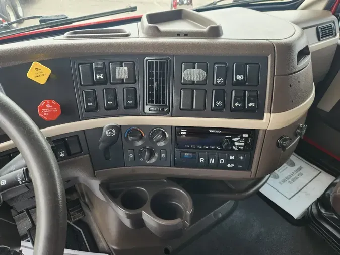 2018 VOLVO VNL64T670