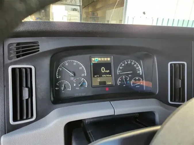 2019 FREIGHTLINER CA126