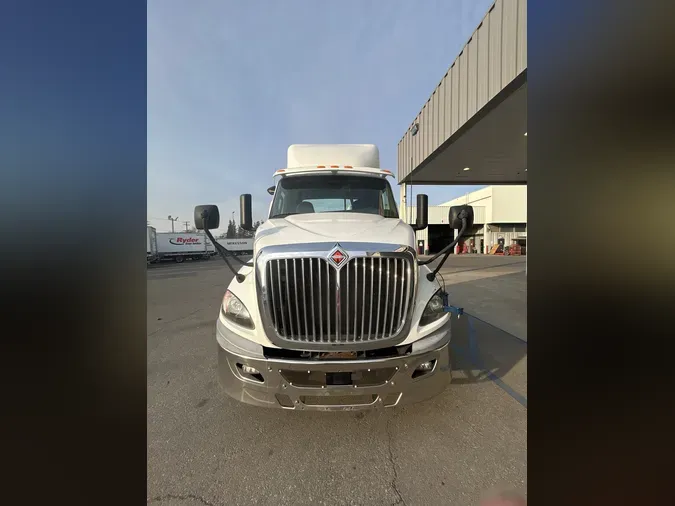 2019 NAVISTAR INTERNATIONAL RH613 DAYCAB S/A