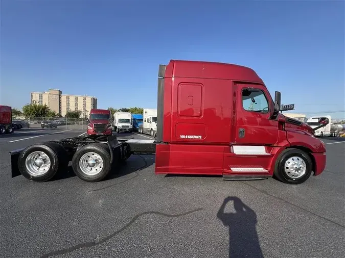 2019 FREIGHTLINER CA126