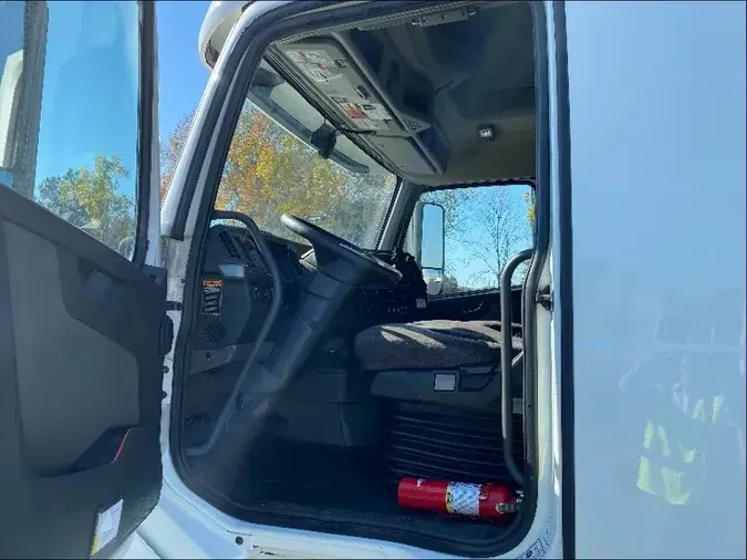 2019 Volvo VNL64760