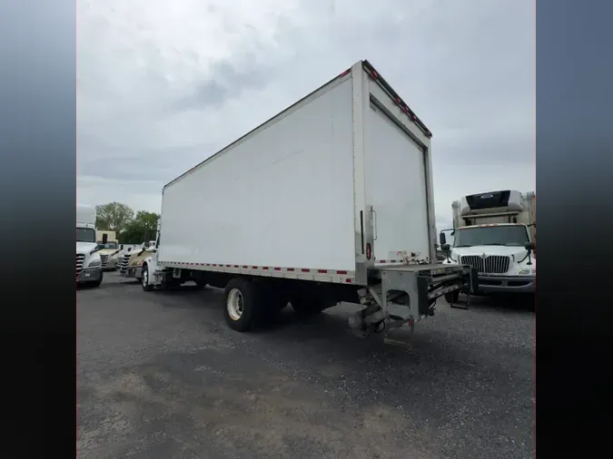2016 FREIGHTLINER M2 106