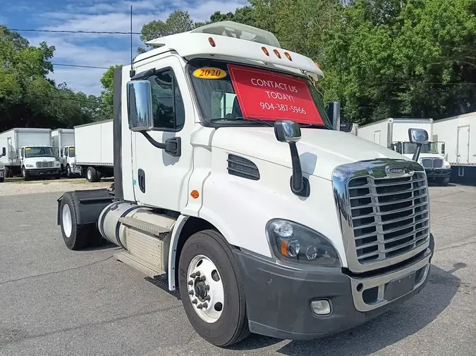 2020 FREIGHTLINER CASCADIA 113