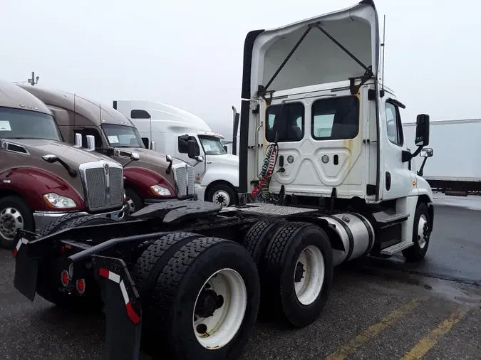 2017 FREIGHTLINER/MERCEDES CASCADIA 125