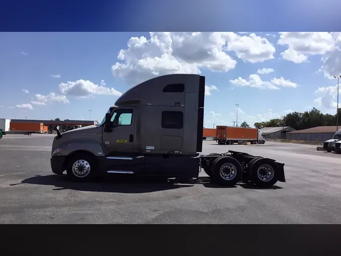 2022 International LT