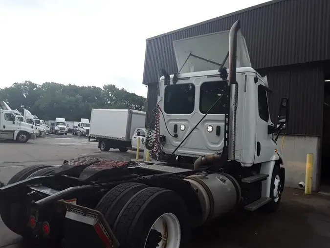 2018 FREIGHTLINER CASCADIA 113