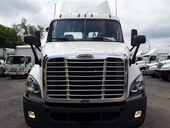 2018 FREIGHTLINER/MERCEDES CASCADIA 113