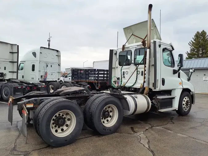 2018 FREIGHTLINER/MERCEDES CASCADIA 125