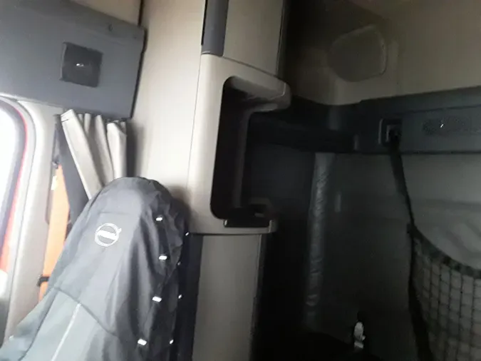 2019 FREIGHTLINER/MERCEDES CASCADIA 125