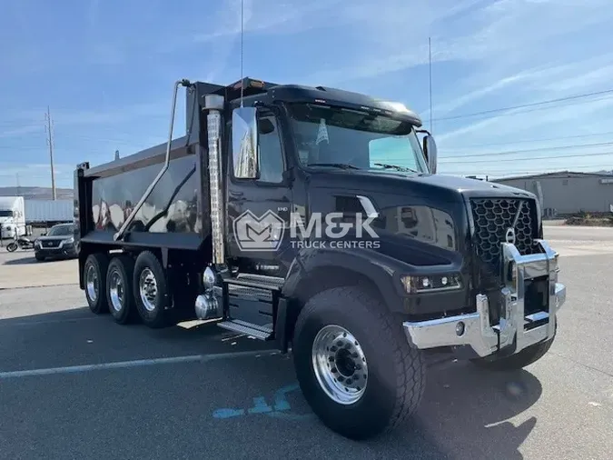 2025 VOLVO VHD84F300