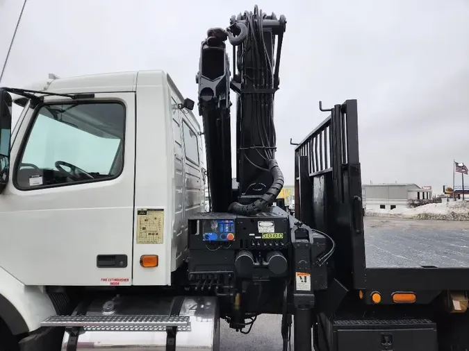 2007 VOLVO VHD