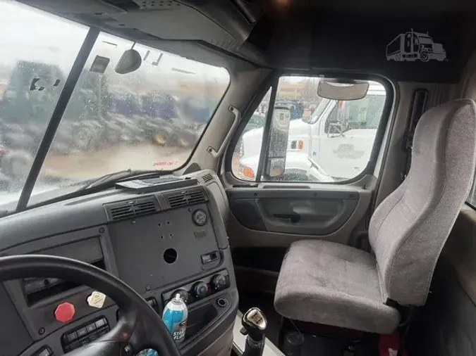 2013 FREIGHTLINER CASCADIA 125