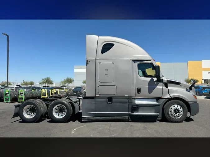2024 Freightliner Cascadia 126