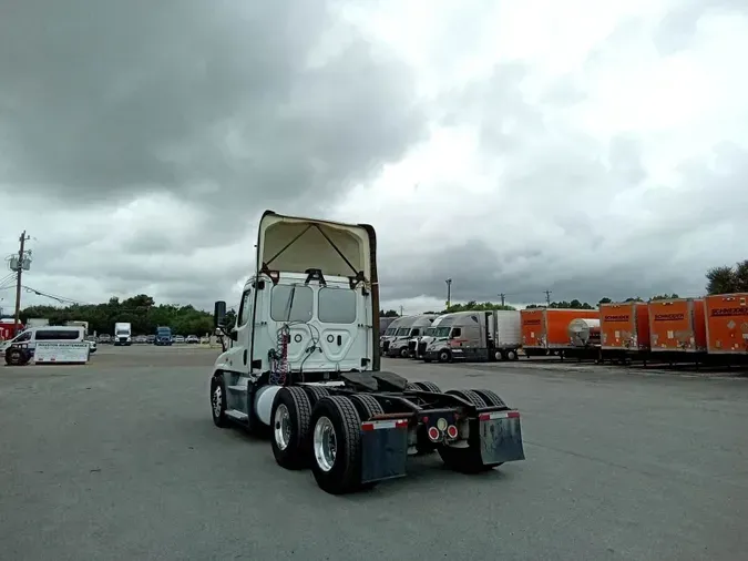 2019 Freightliner Cascadia 1250f2a77422c5c4d06ffe4144d08ff645a