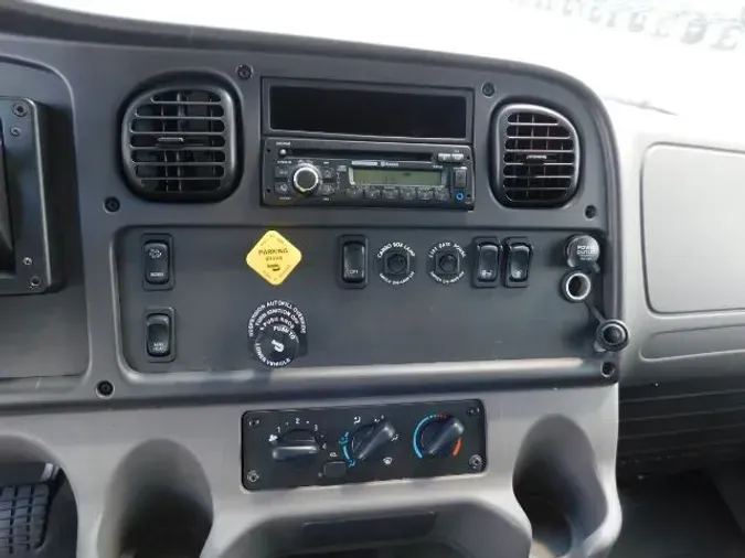 2017 Freightliner M2 106