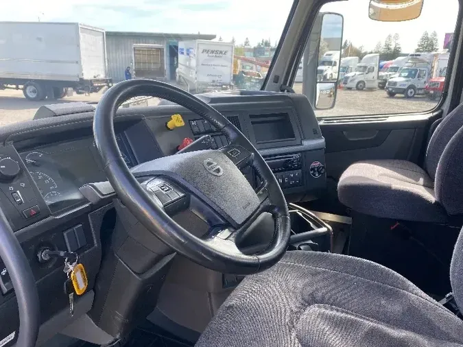 2018 Volvo VNR64300