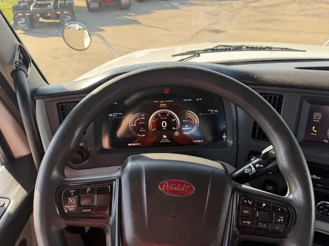 2023 Peterbilt 567