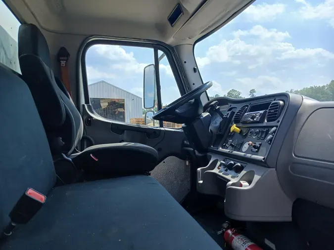 2018 FREIGHTLINER/MERCEDES M2 106