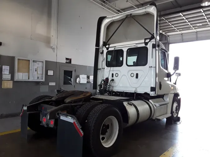 2018 FREIGHTLINER/MERCEDES CASCADIA 125