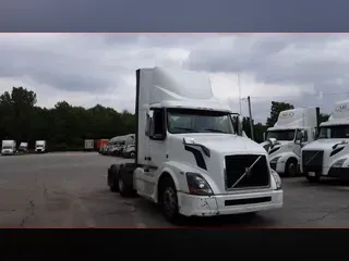 2018 Volvo VNL300
