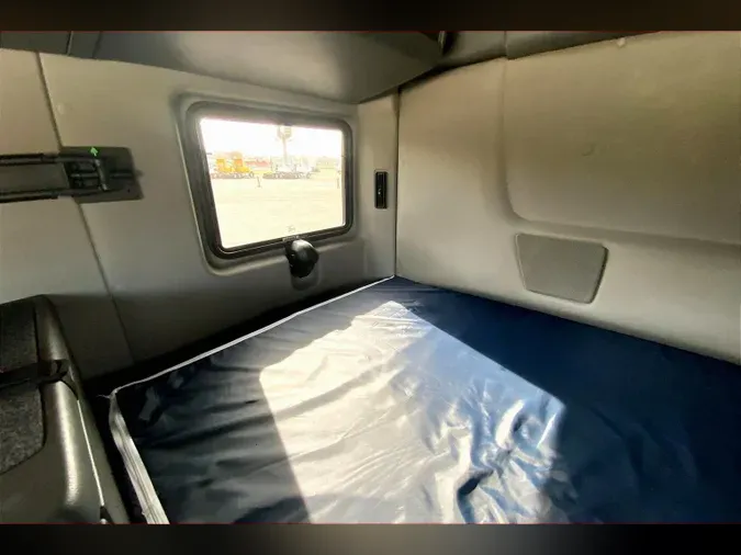 2023 INT LT625 6X40f31f8db97858e02a434ea859aeeb22d