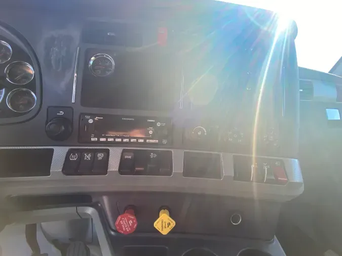 2022 Kenworth T680