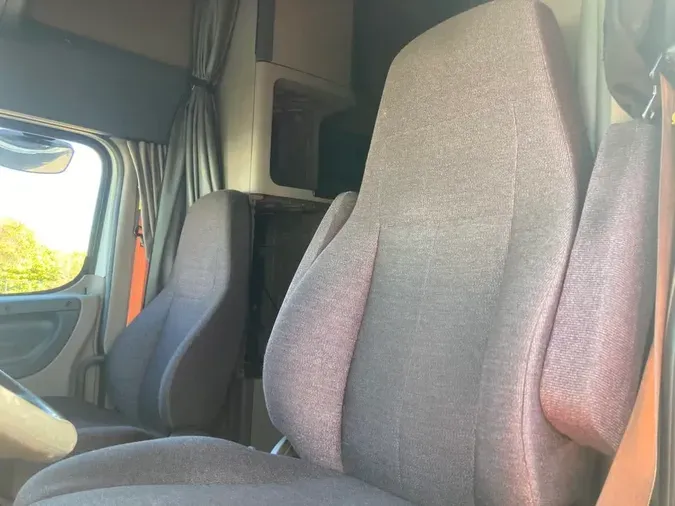 2020 FREIGHTLINER/MERCEDES CASCADIA 125