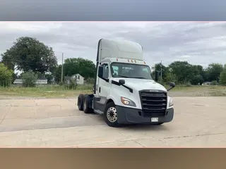 2020 Freightliner Cascadia 126