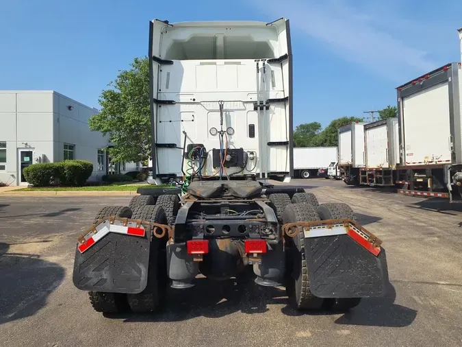 2019 NAVISTAR INTERNATIONAL LT625 SLPR CAB