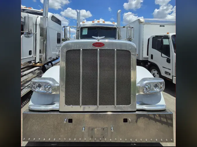 2023 Peterbilt 389