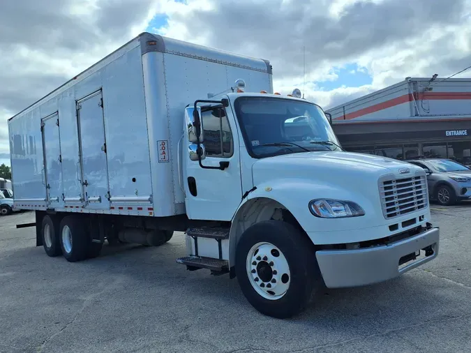 2018 FREIGHTLINER M2 106