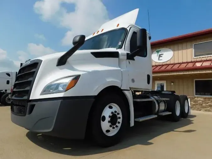 2019 Freightliner Cascadia Day Cab