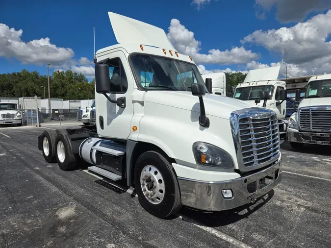 2018 FREIGHTLINER/MERCEDES CASCADIA 125