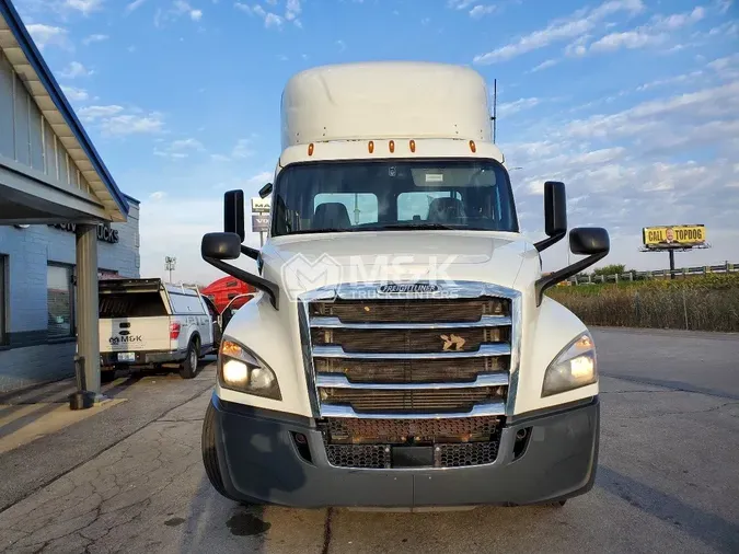 2019 FREIGHTLINER CASCADIA CA126